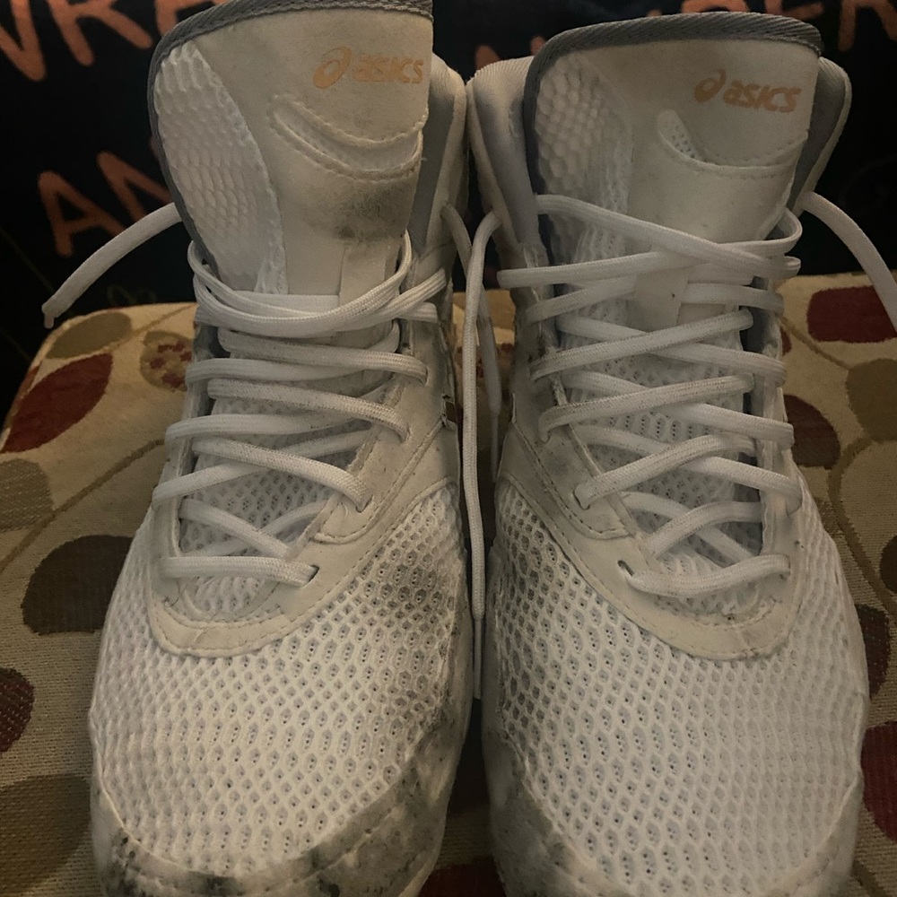 ASICS White and Gray wrestling shoes